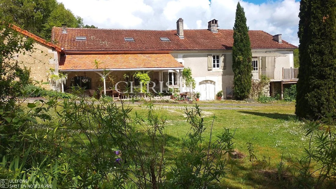 House in Verteillac, Nouvelle-Aquitaine, France 1 - 17684555