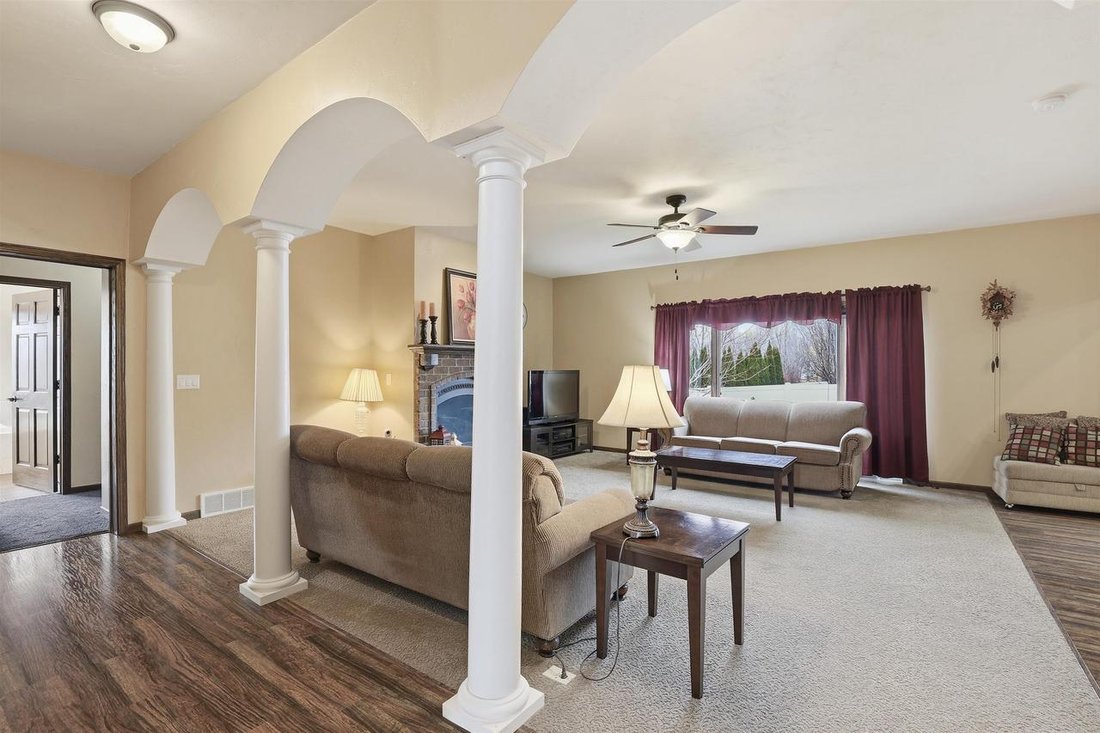 House in Menasha, Wisconsin, United States 3 - 18423247