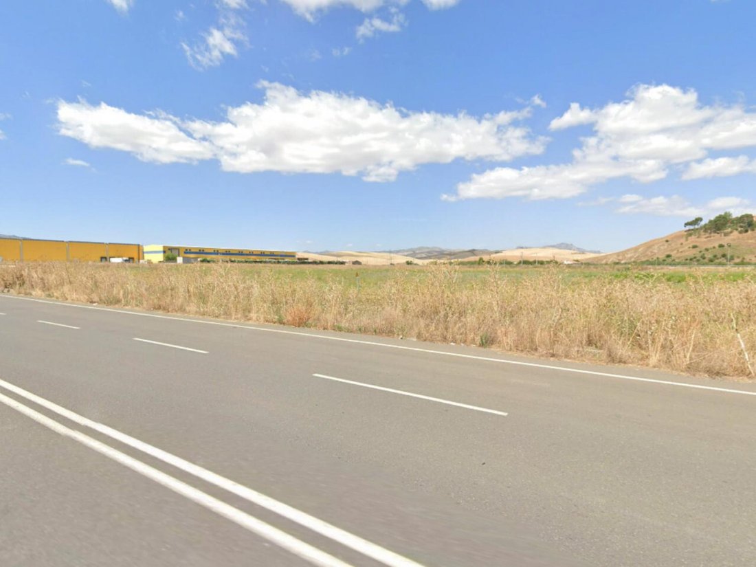 Land in Pergusa, Sicily, Italy 4 - 18424449