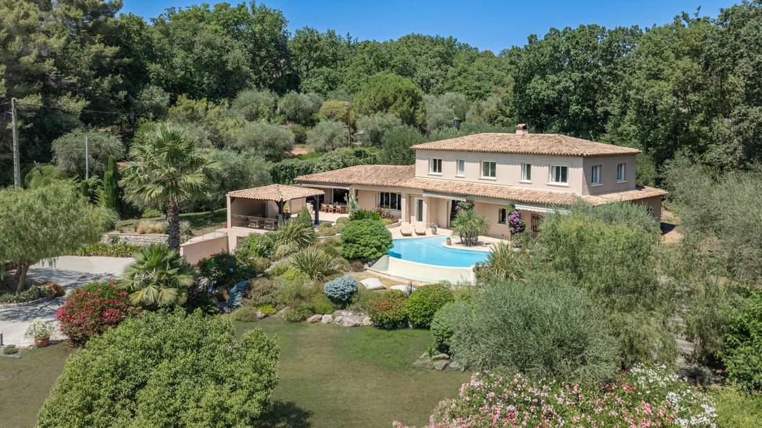 Villa in Mougins, Provence-Alpes-Côte d'Azur, France 1 - 18421328
