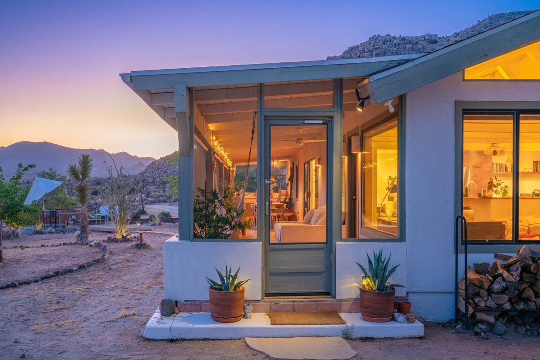 House in Yucca Valley, California, United States 3 - 18421996