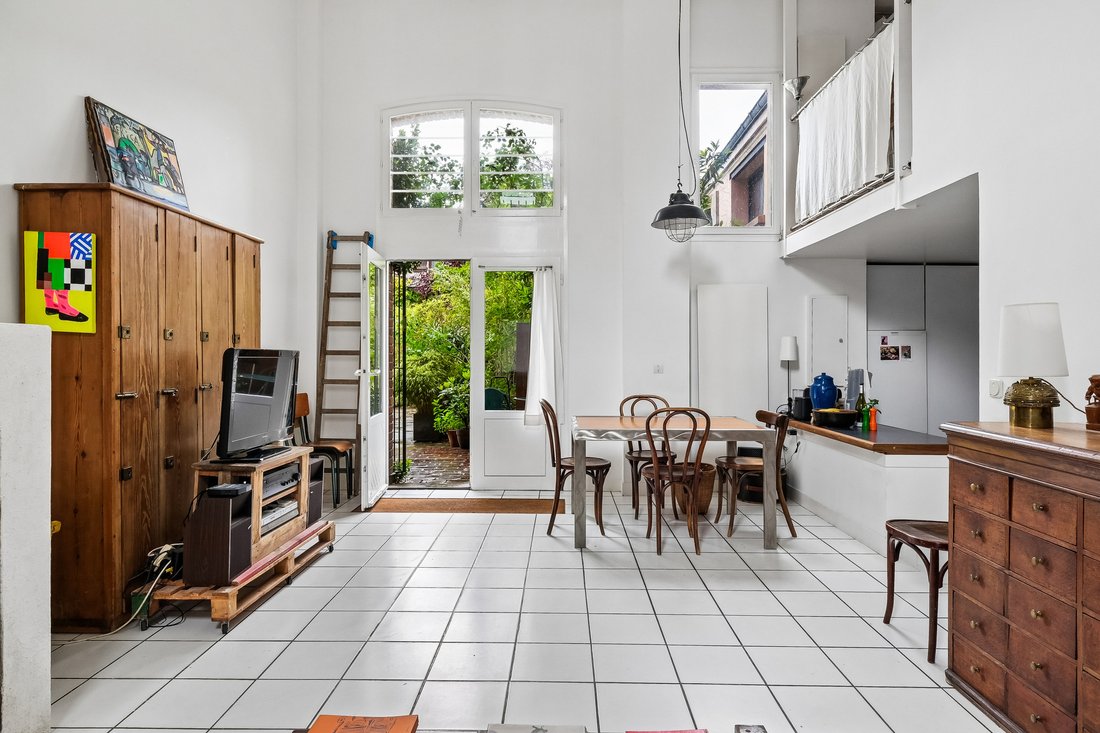 Apartment in Les Lilas, Ile-de-France, France 2 - 18420841