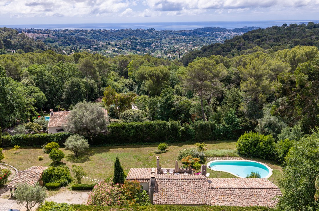 Villa in Saint-Paul-de-Vence, Provence-Alpes-Côte d'Azur, France 2 - 18422937