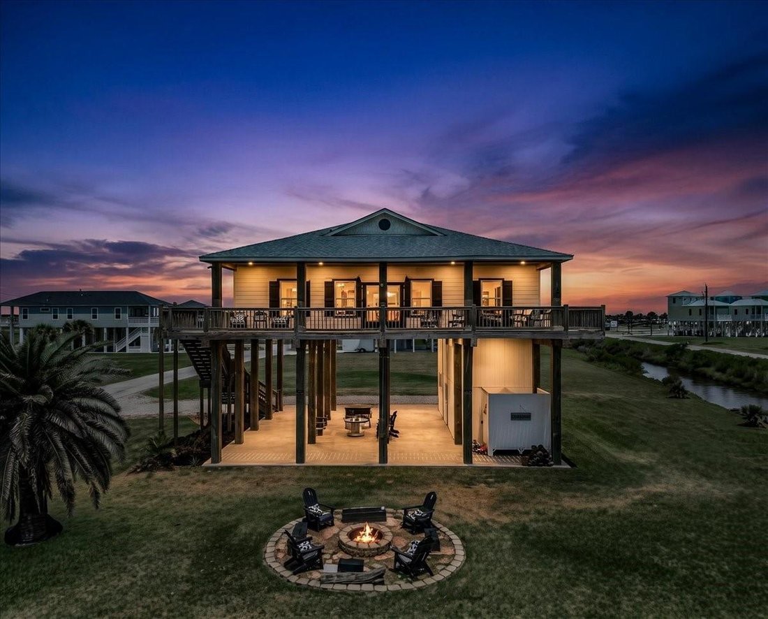 House in Bolivar Peninsula, Texas, United States 1 - 18423697