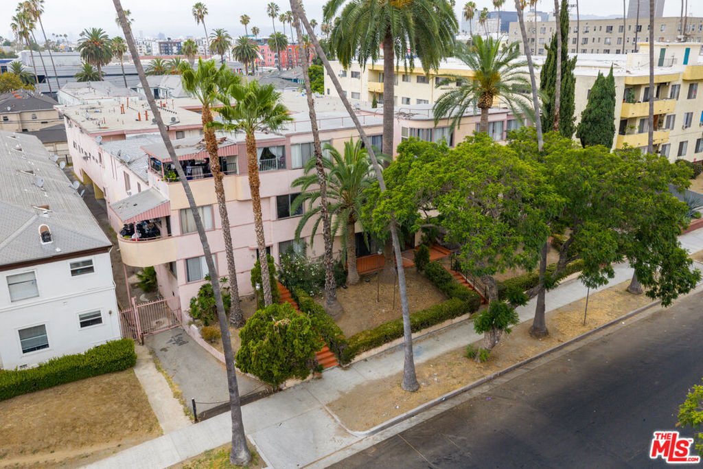 Los Angeles, California, United States 4 - 18423395