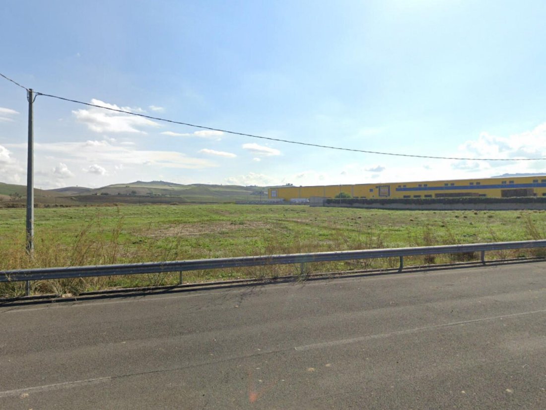 Land in Pergusa, Sicily, Italy 5 - 18424449