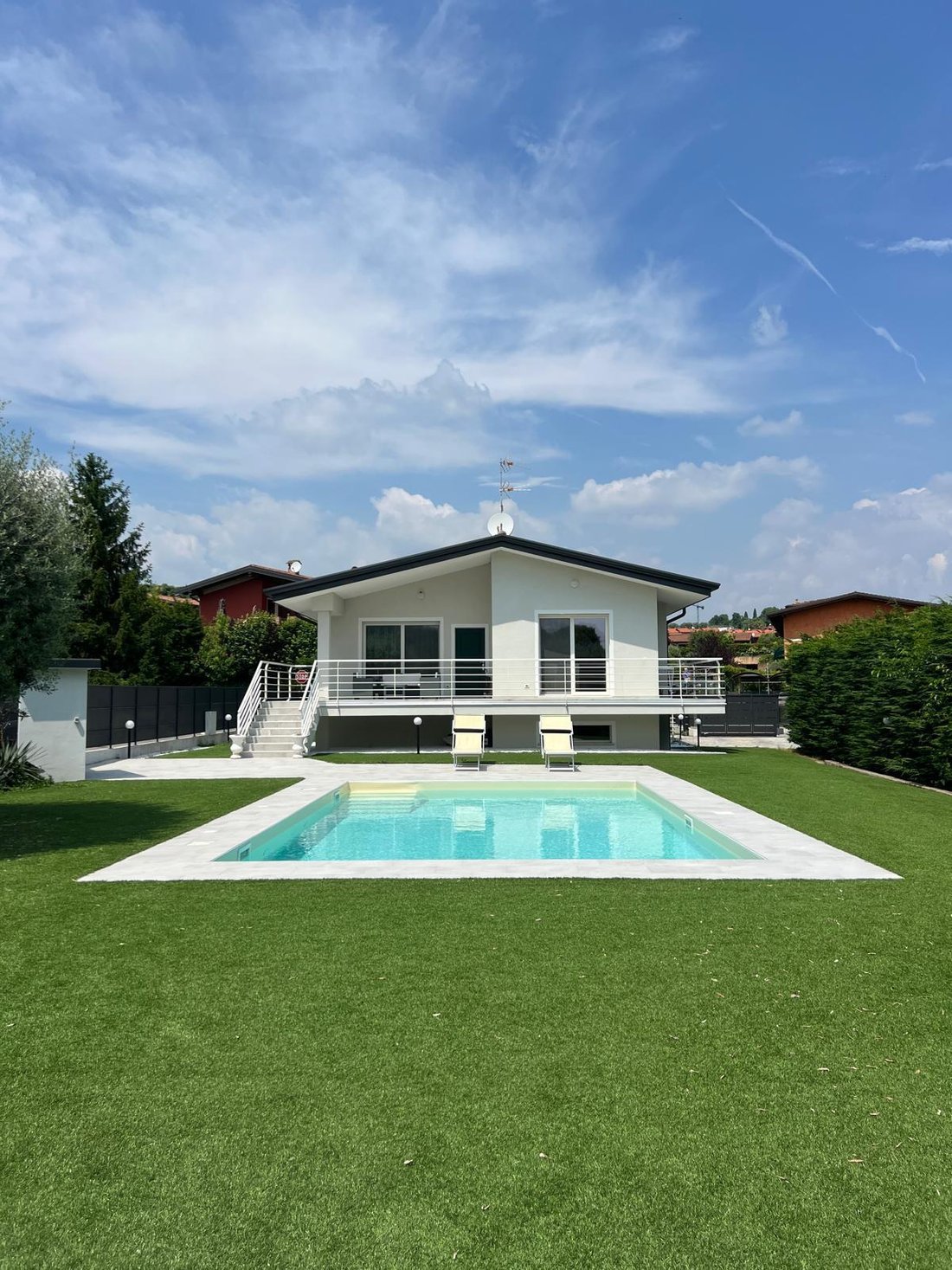 Villa in Padenghe sul Garda, Lombardy, Italy 1 - 18427364