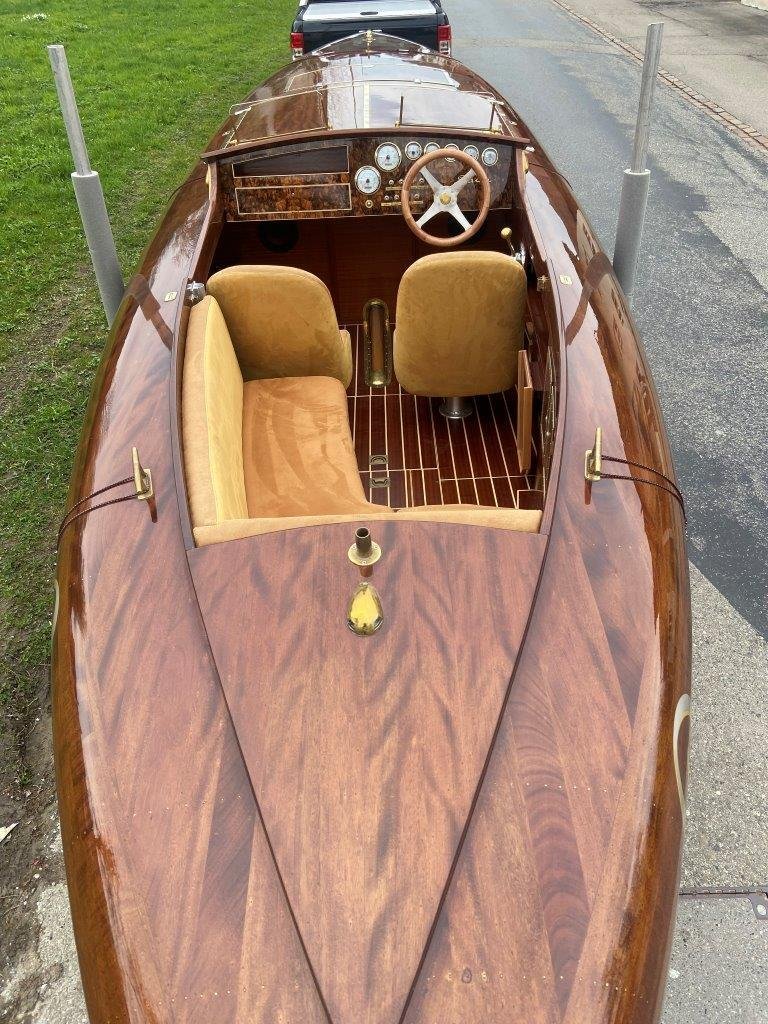 Classic in Lake Zurich, Switzerland 4 - 18425046