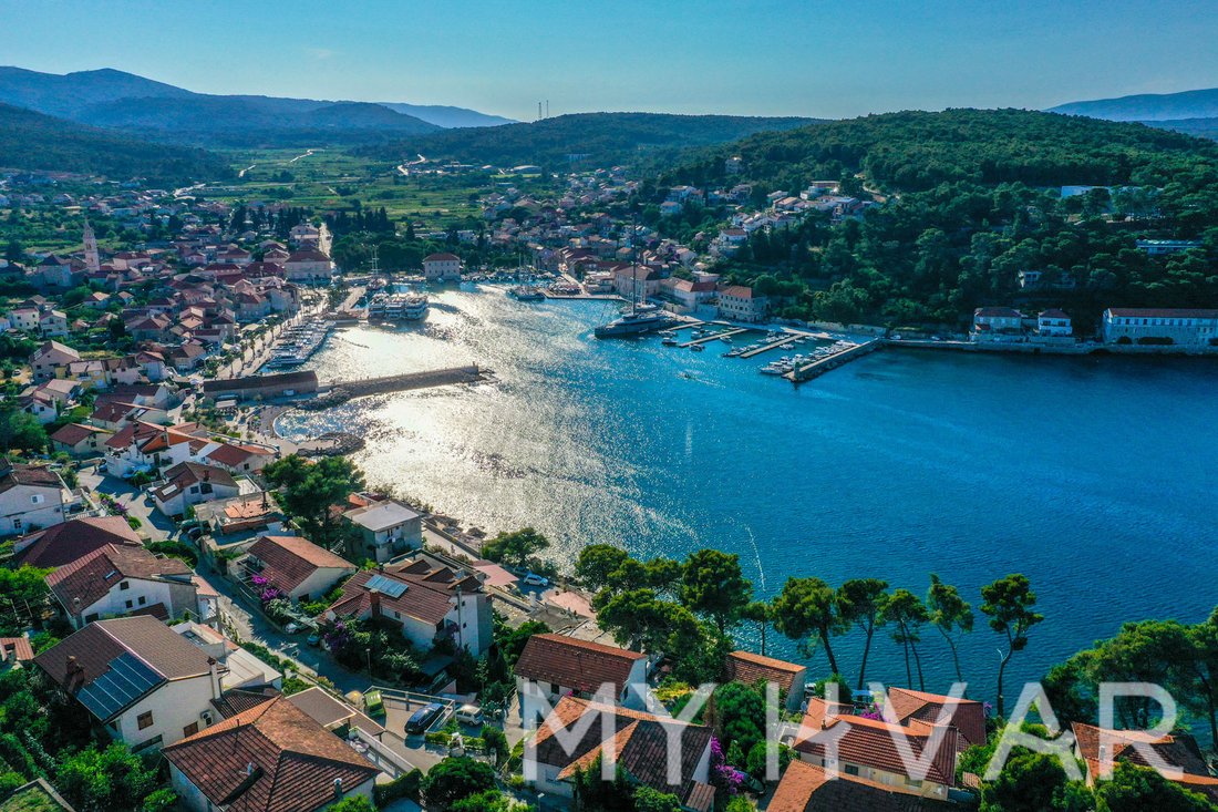 Apartment in Jelsa, Split-Dalmatia County, Croatia 3 - 18421841