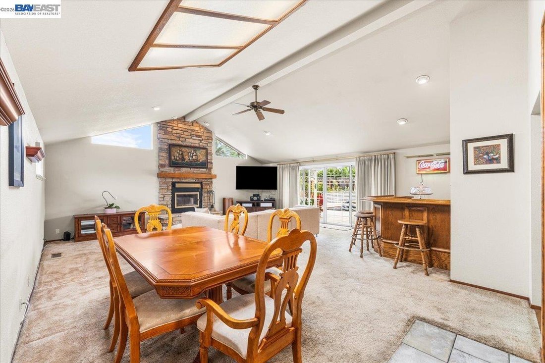 House in Newark, California, United States 4 - 18423181
