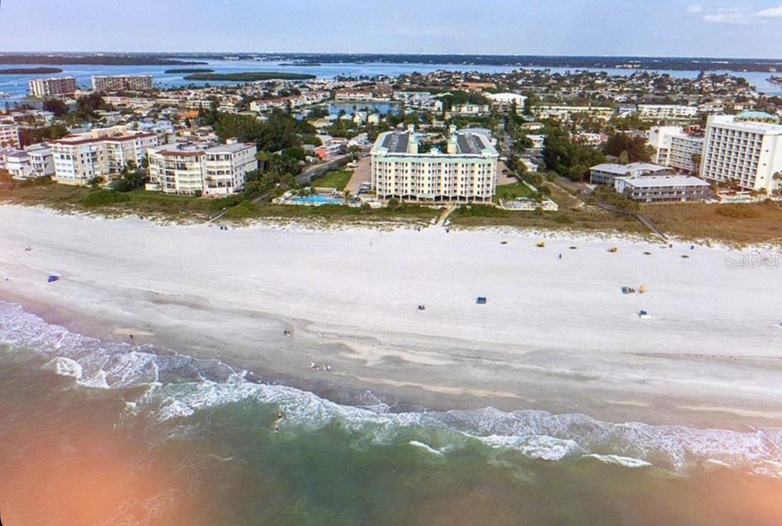 Condo in Treasure Island, Florida, United States 2 - 18066284