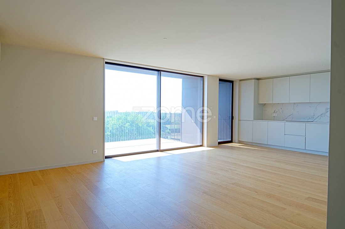 Apartment in Santa Marinha e Sao Pedro da Afurada, Porto District, Portugal 1 - 15655418