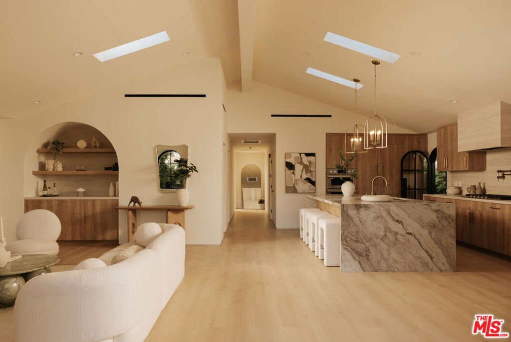 House in Los Angeles, California, United States 3 - 18423416