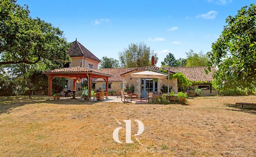 House in Lectoure, Occitania, France 1