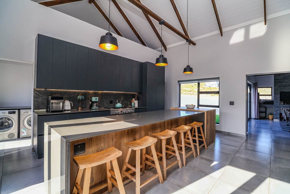 House in Mossel Bay Local Municipality, Western Cape, South Africa 1 - 18422259