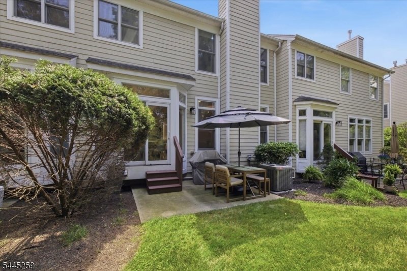 Condo in Cedar Grove, New Jersey, United States 5 - 18422676