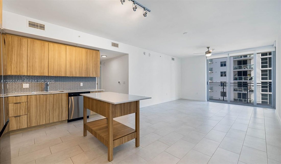 Miami, Florida, United States 1 - 18423966