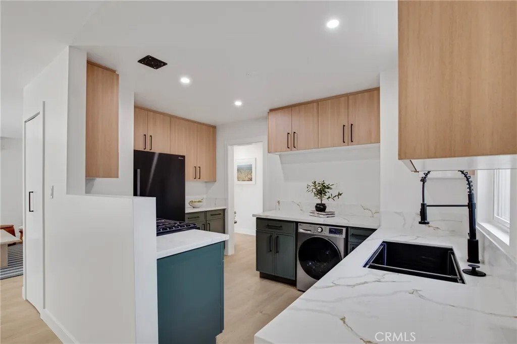 Torrance, California, United States 3 - 18127879
