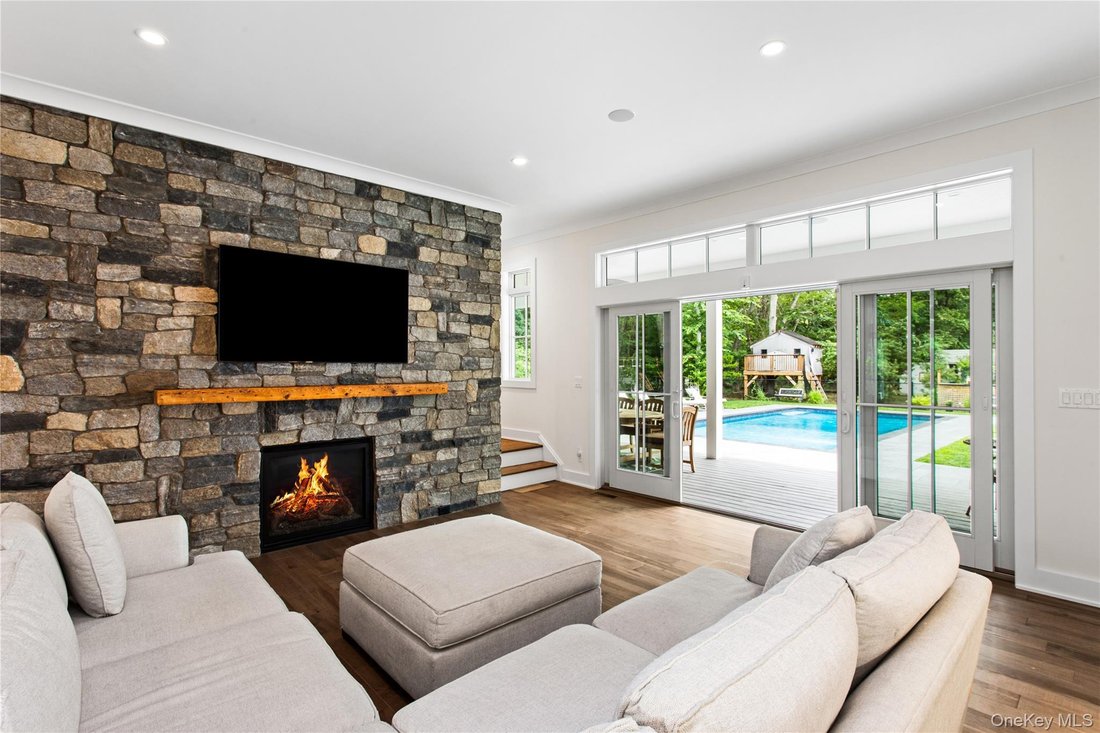 House in East Quogue, New York, United States 3 - 18423446