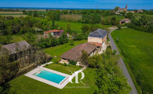 House in Castelferrus, Occitania, France 1
