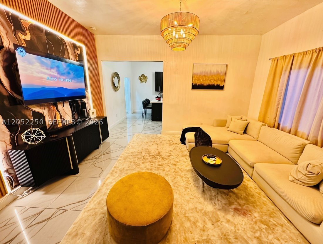 Miami, Florida, United States 5 - 18423071