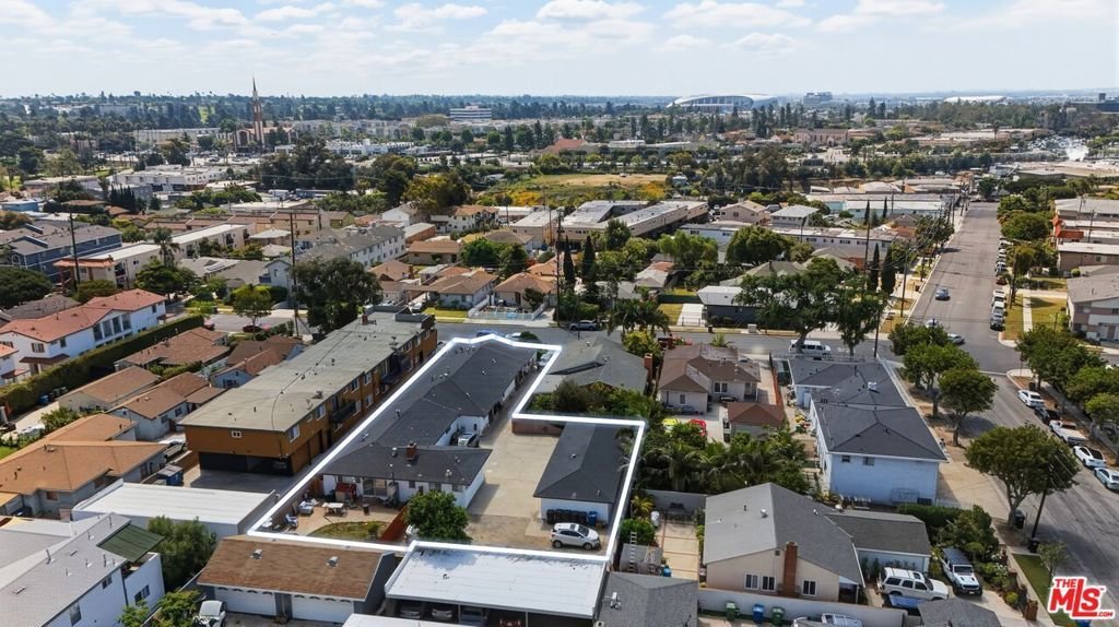 Inglewood, California, United States 4 - 18423414
