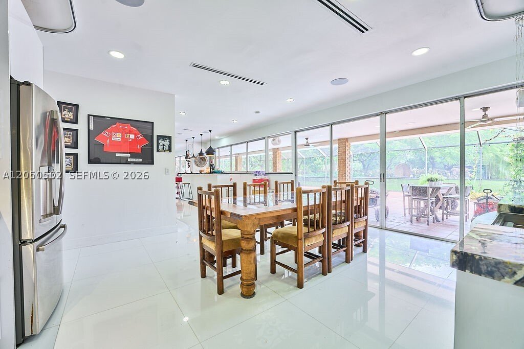 House in Miami, Florida, United States 3 - 18423142