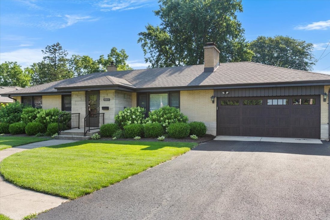 House in Downers Grove, Illinois, United States 3 - 18423473