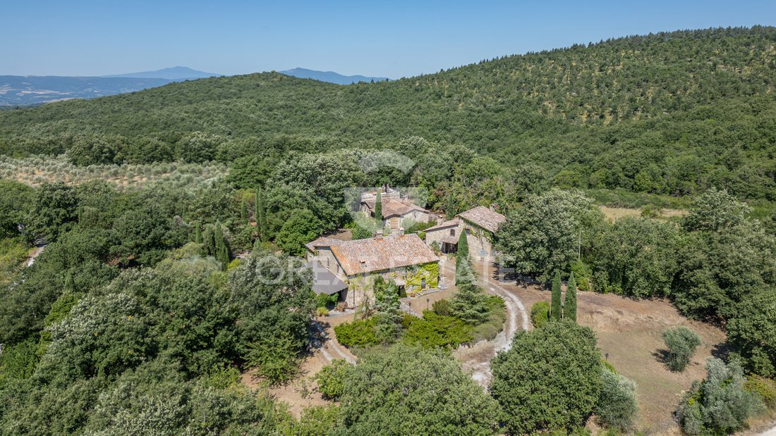 Estate in Montegabbione, Umbria, Italy 3 - 18424046
