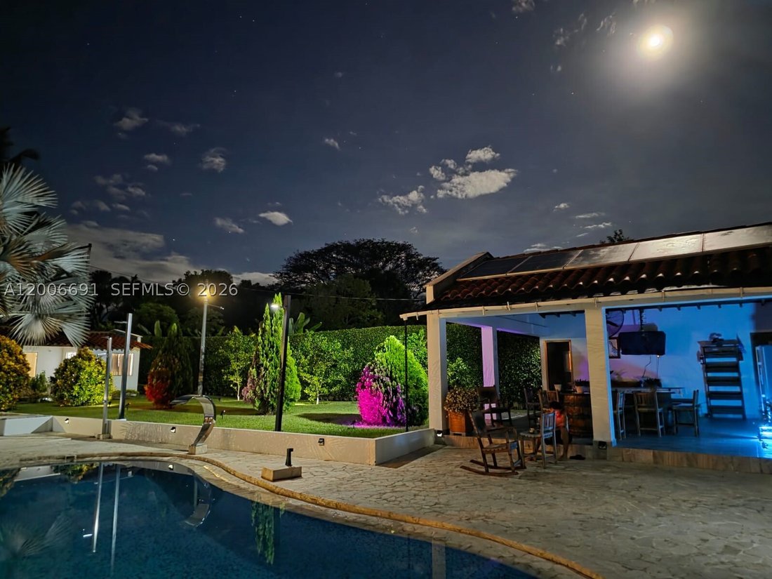 House in Medellín, Antioquia, Colombia 3 - 17761960