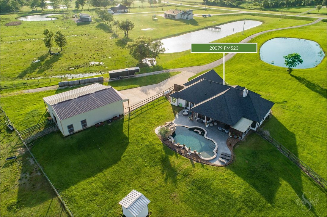 House in Angleton, Texas, United States 2 - 18422620