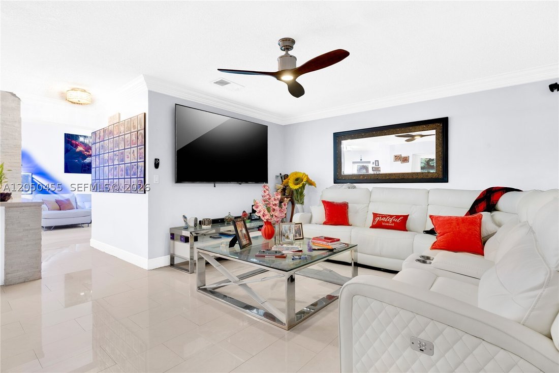 House in Miami, Florida, United States 4 - 18423080