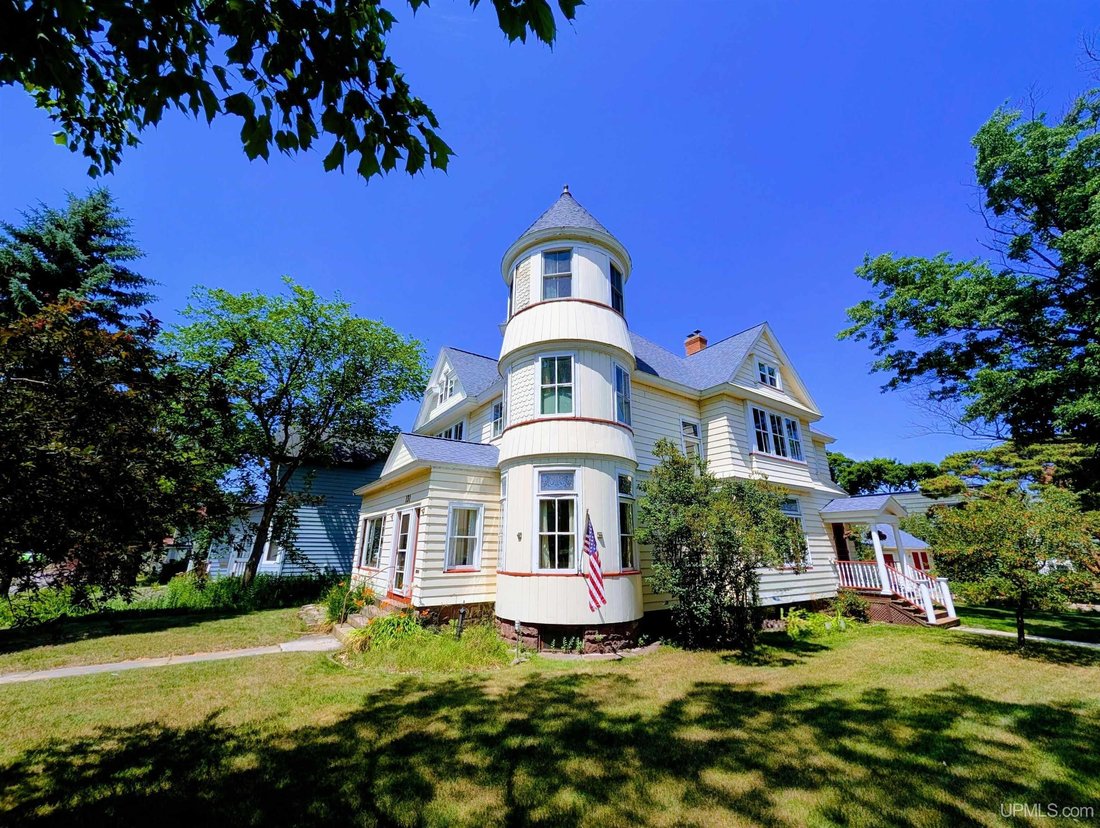 House in Marquette, Michigan, United States 1 - 18423590