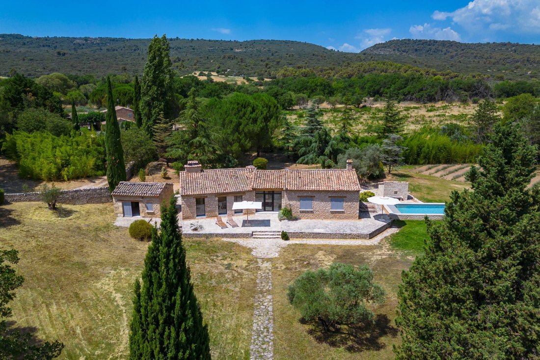 House in Gordes, Provence-Alpes-Côte d'Azur, France 1 - 18422911