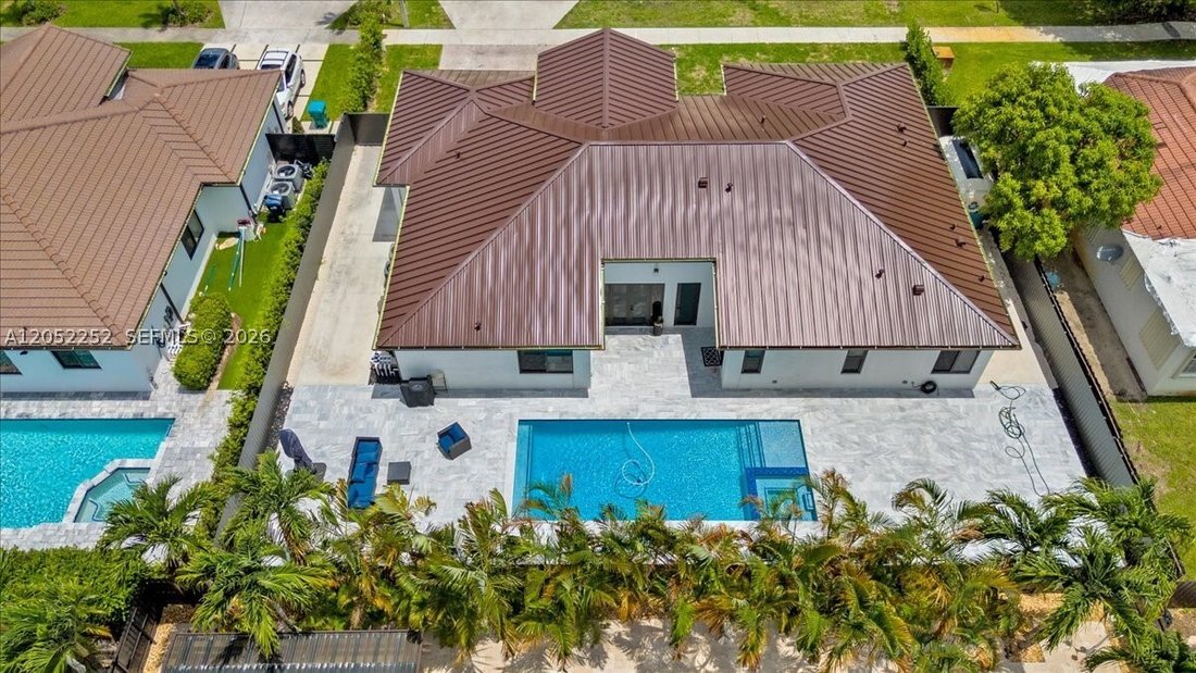 House in West Miami, Florida, United States 2 - 18423063