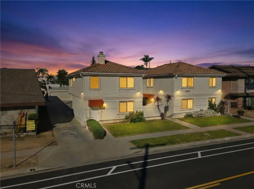 Downey, California, United States 3 - 16909119