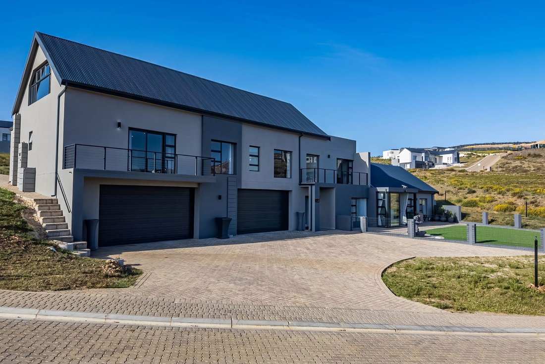 House in Mossel Bay Local Municipality, Western Cape, South Africa 3 - 18422259