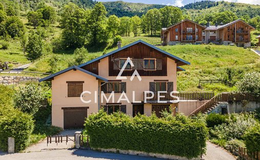 Villa in Saint-Martin-de-Belleville, Les Belleville, France 1