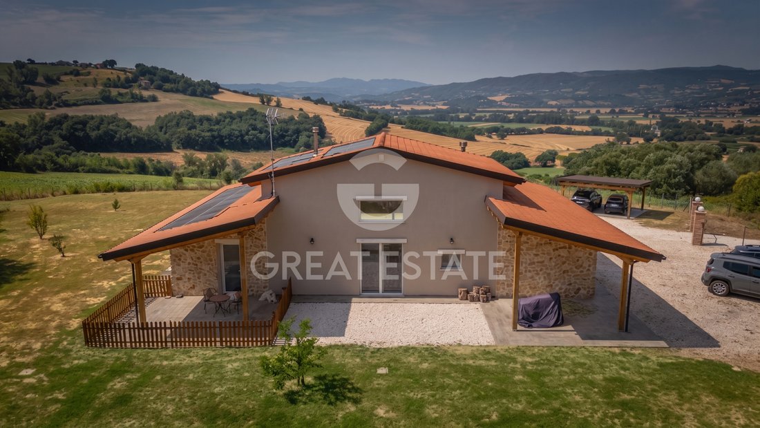 Estate in Todi, Umbria, Italy 4 - 18329774