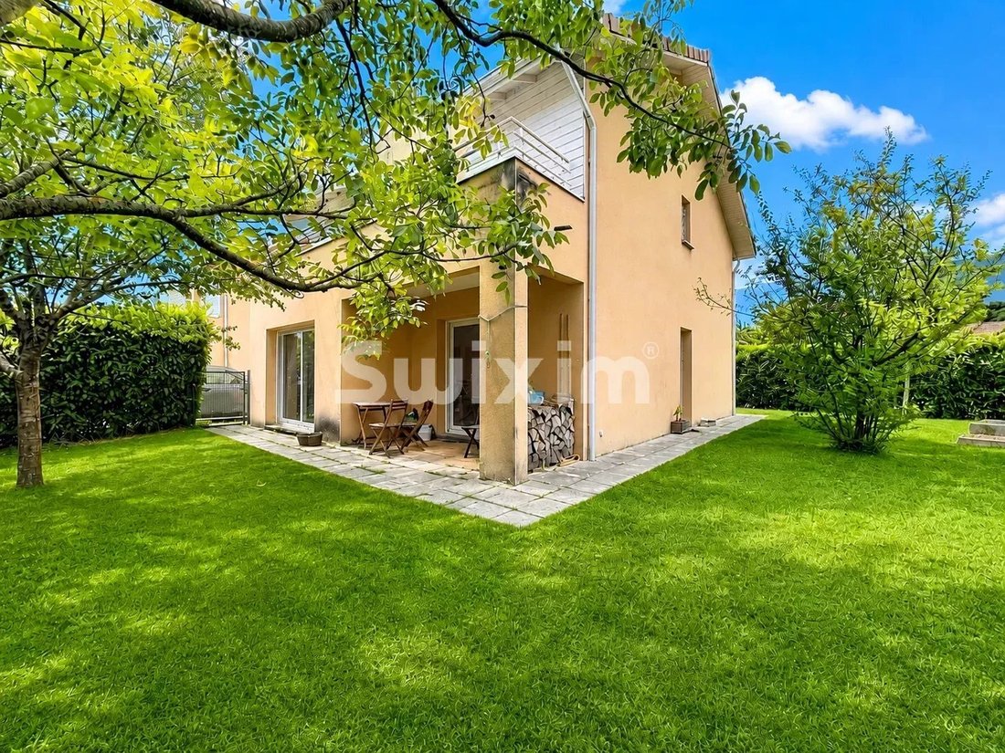Maison à Ouest, Saint-Genis-Pouilly, France 1 - 18424377