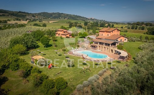 Estate in Bettona, Umbria, Italy 1