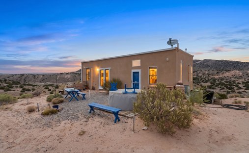 House in Medanales, New Mexico, United States 1