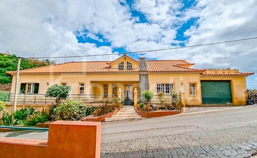 House in Ponta do Sol, Madeira, Portugal 1