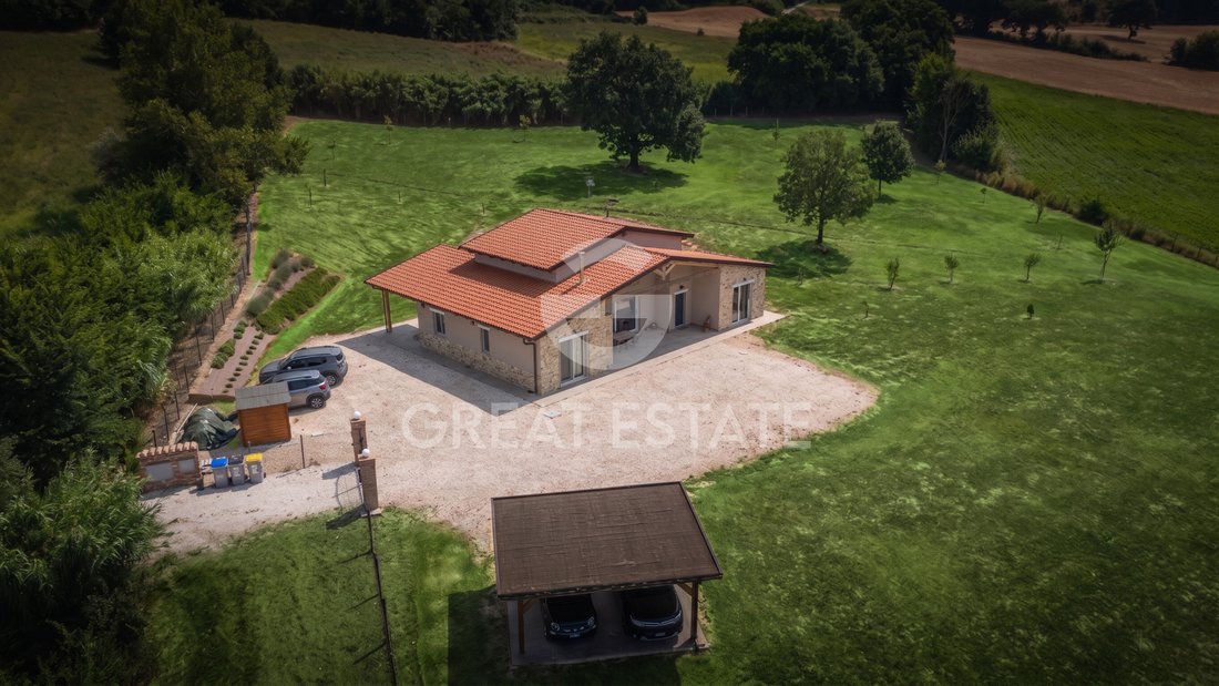 Estate in Todi, Umbria, Italy 3 - 18329774