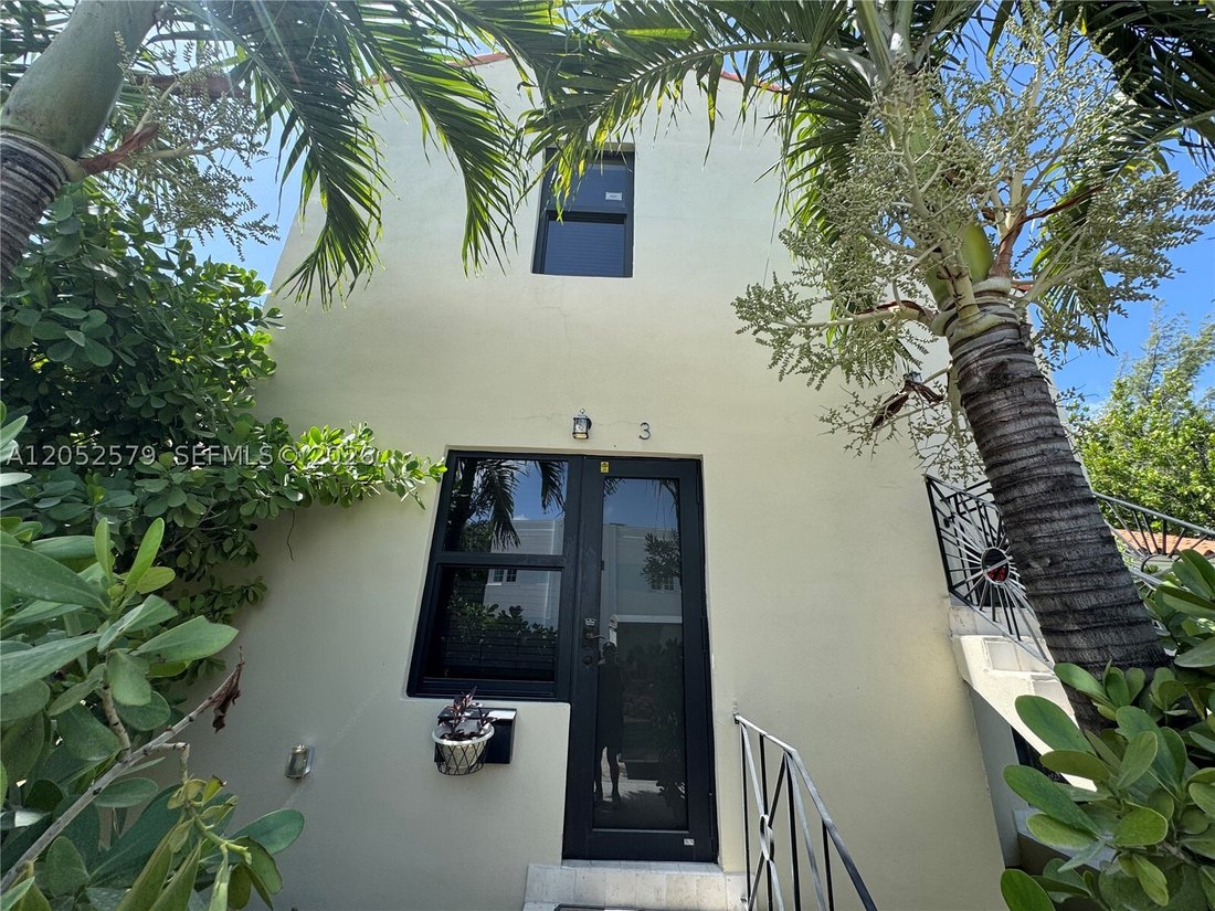 Miami Beach, Florida, United States 5 - 18423141
