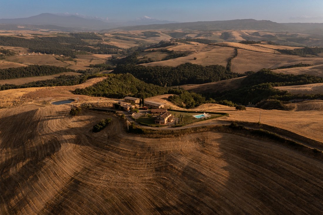 Farm Ranch in Montalcino, Tuscany, Italy 2 - 18425267