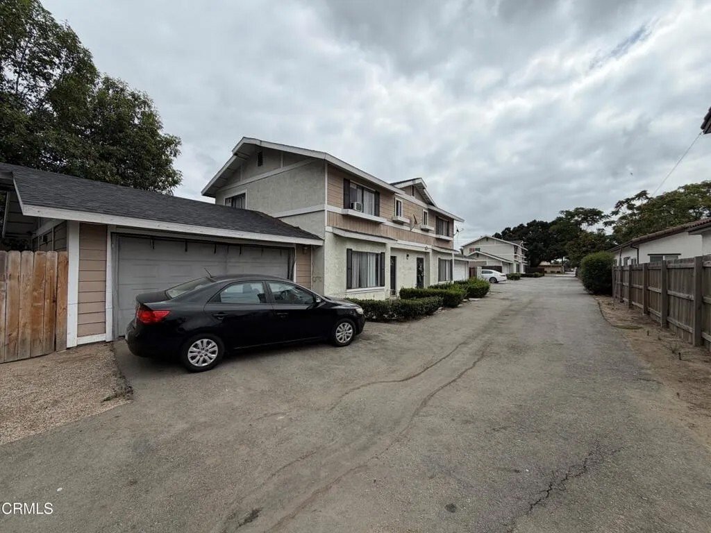 Pomona, California, United States 4 - 18425348
