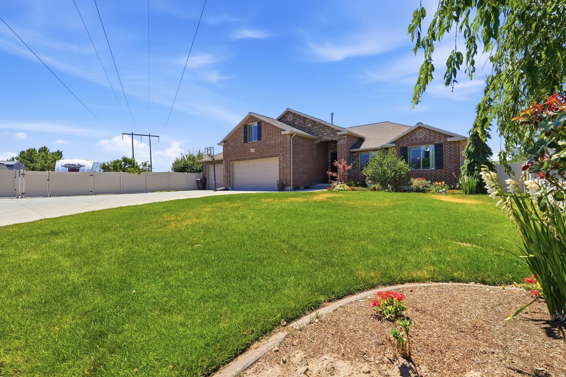 House in Clearfield, Utah, United States 2 - 18425179