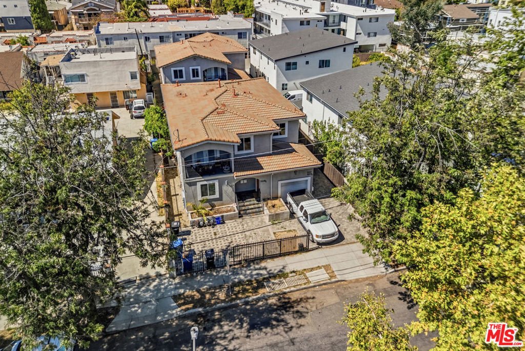 Los Angeles, California, United States 1 - 18425364