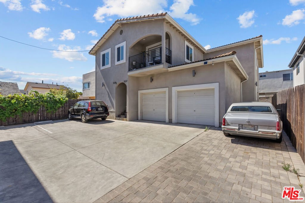 Los Angeles, California, United States 4 - 18425364